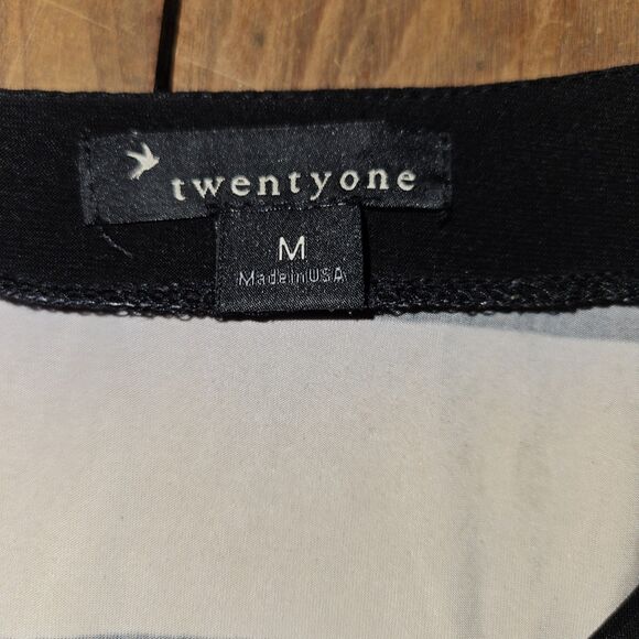 Twentyone Vintage 90's Black and Cream Striped Dress. Size M - Picture 3 of 7